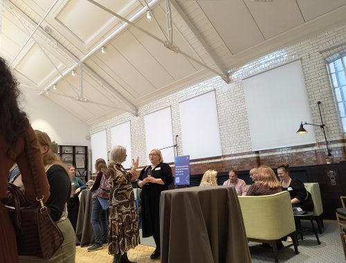 Attendees are networking 